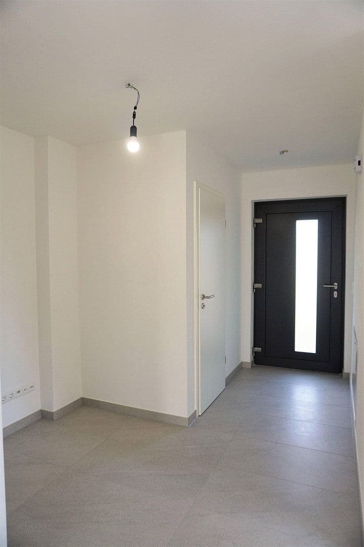 Pronájem domu 154 m², pozemek 306 m², Ampfing, Bavorsko Pronájem domu 154 m², pozemek 306 m², Ampfing, Bavorsko