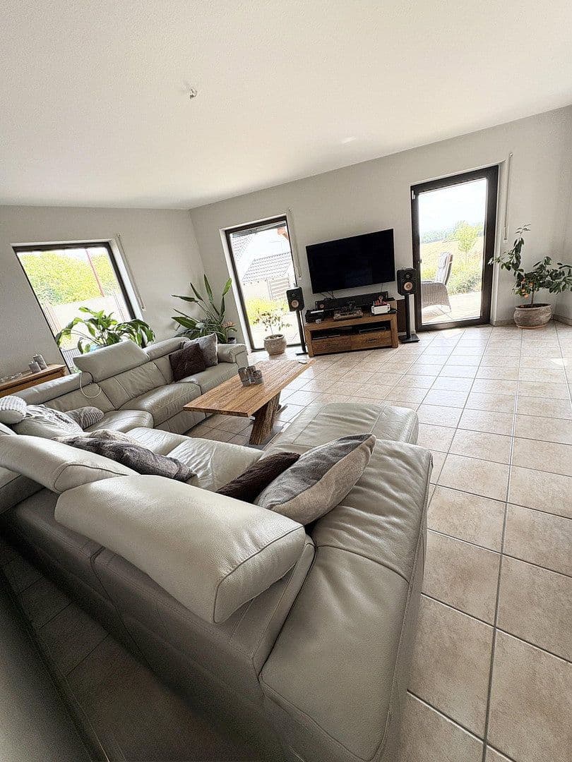 Prodej domu 160 m², pozemek 391 m², Neuwied, Porýní-Falc Prodej domu 160 m², pozemek 391 m², Neuwied, Porýní-Falc