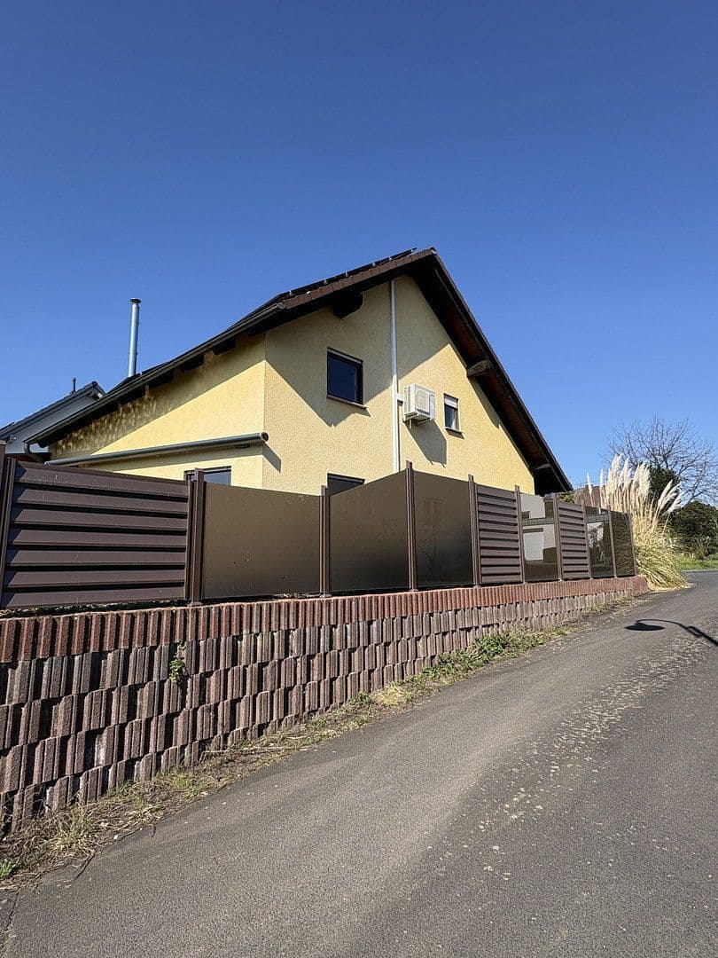 Prodej domu 160 m², pozemek 391 m², Neuwied, Porýní-Falc Prodej domu 160 m², pozemek 391 m², Neuwied, Porýní-Falc