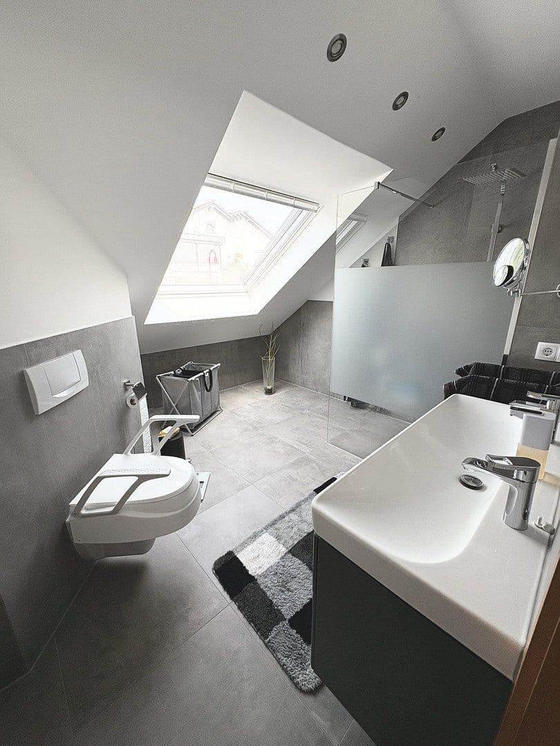 Prodej domu 160 m², pozemek 391 m², Neuwied, Porýní-Falc Prodej domu 160 m², pozemek 391 m², Neuwied, Porýní-Falc