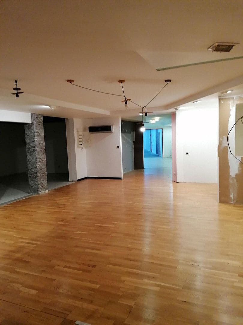Pronájem nebytového prostoru 350 m², Ludweilerstraße 18+20, Großrosseln, Země Sársko Pronájem nebytového prostoru 350 m², Ludweilerstraße 18+20, Großrosseln, Země Sársko