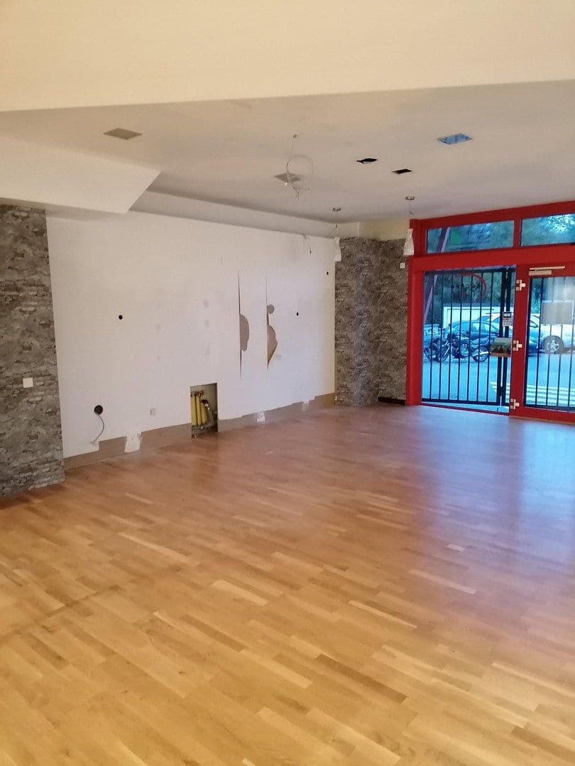 Pronájem nebytového prostoru 350 m², Ludweilerstraße 18+20, Großrosseln, Země Sársko Pronájem nebytového prostoru 350 m², Ludweilerstraße 18+20, Großrosseln, Země Sársko