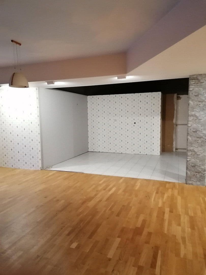 Pronájem nebytového prostoru 350 m², Ludweilerstraße 18+20, Großrosseln, Země Sársko Pronájem nebytového prostoru 350 m², Ludweilerstraße 18+20, Großrosseln, Země Sársko