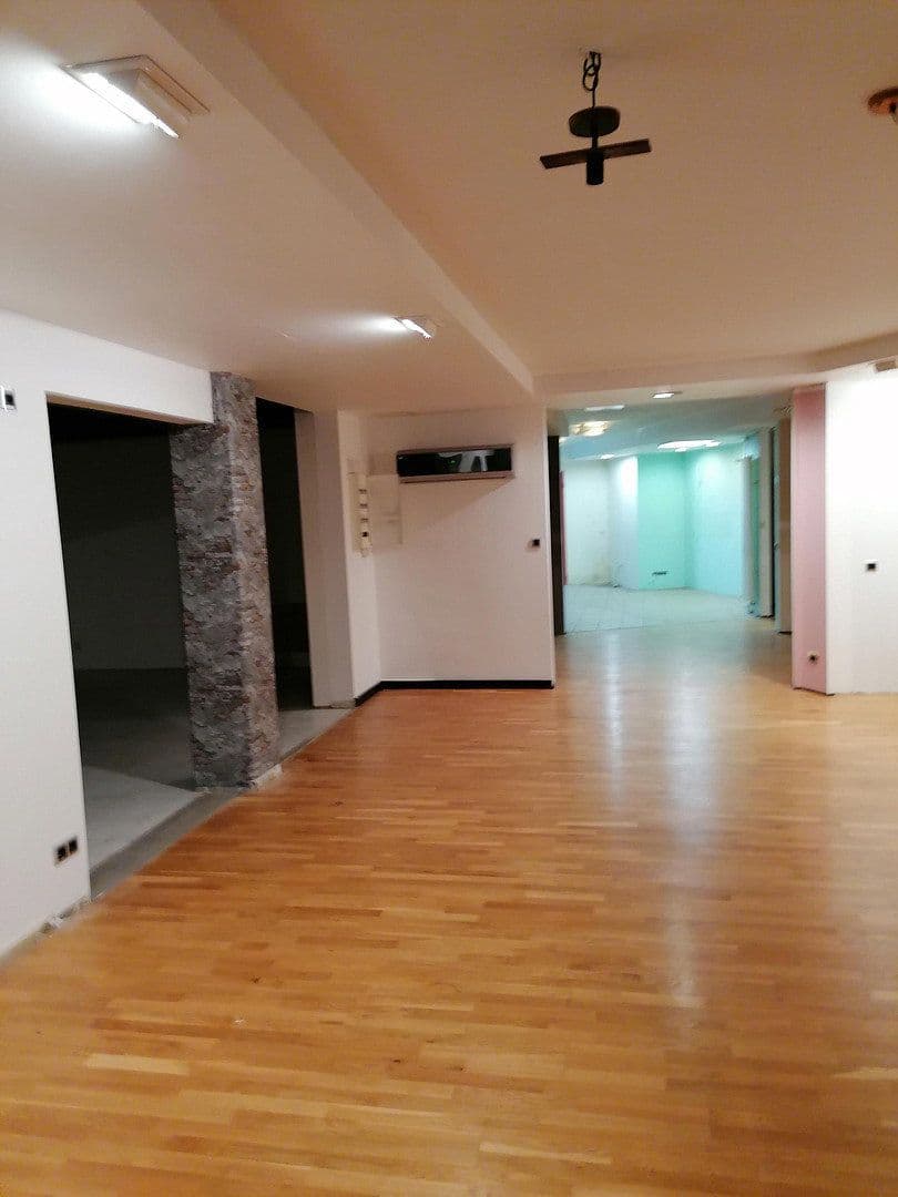 Pronájem nebytového prostoru 350 m², Ludweilerstraße 18+20, Großrosseln, Země Sársko Pronájem nebytového prostoru 350 m², Ludweilerstraße 18+20, Großrosseln, Země Sársko