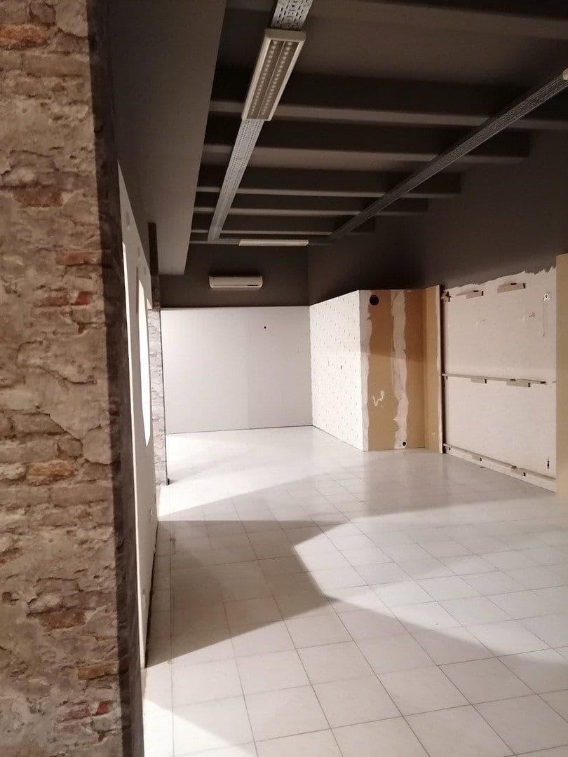 Pronájem nebytového prostoru 350 m², Ludweilerstraße 18+20, Großrosseln, Země Sársko Pronájem nebytového prostoru 350 m², Ludweilerstraße 18+20, Großrosseln, Země Sársko