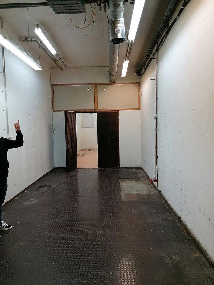 Pronájem nebytového prostoru 350 m², Ludweilerstraße 18+20, Großrosseln, Země Sársko Pronájem nebytového prostoru 350 m², Ludweilerstraße 18+20, Großrosseln, Země Sársko