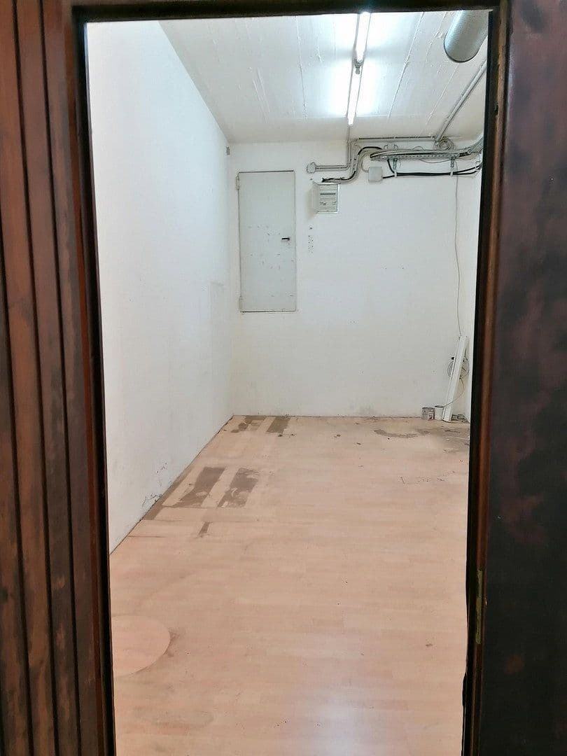 Pronájem nebytového prostoru 350 m², Ludweilerstraße 18+20, Großrosseln, Země Sársko Pronájem nebytového prostoru 350 m², Ludweilerstraße 18+20, Großrosseln, Země Sársko