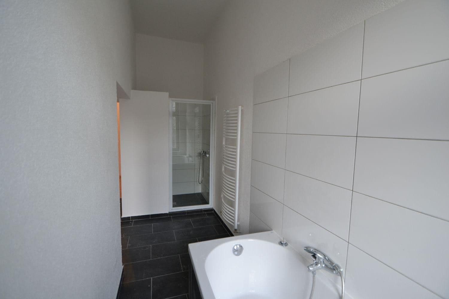 Prodej domu 1.006 m², pozemek 570 m², Pfaffendorfer Straße, Leipzig, Sasko Prodej domu 1.006 m², pozemek 570 m², Pfaffendorfer Straße, Leipzig, Sasko