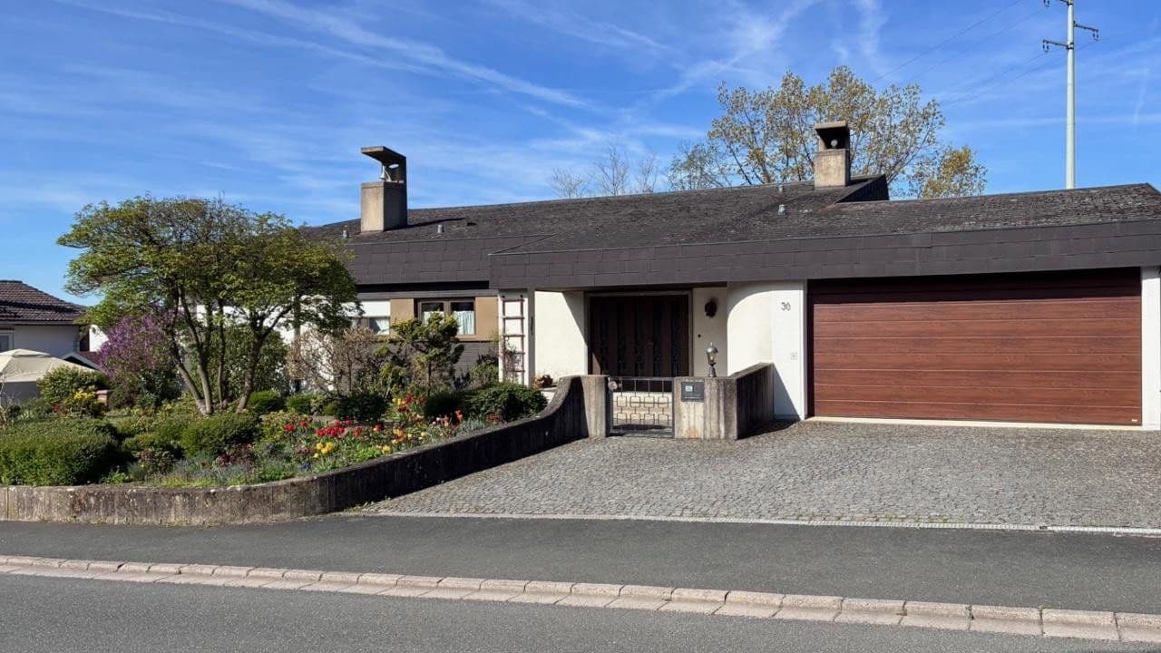 Prodej domu 298 m², pozemek 1.157 m², Zapfendorf, Bavorsko Prodej domu 298 m², pozemek 1.157 m², Zapfendorf, Bavorsko