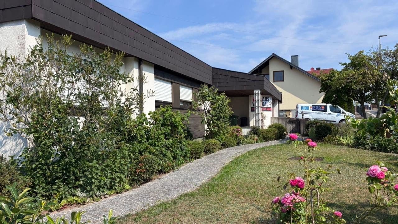 Prodej domu 298 m², pozemek 1.157 m², Zapfendorf, Bavorsko Prodej domu 298 m², pozemek 1.157 m², Zapfendorf, Bavorsko