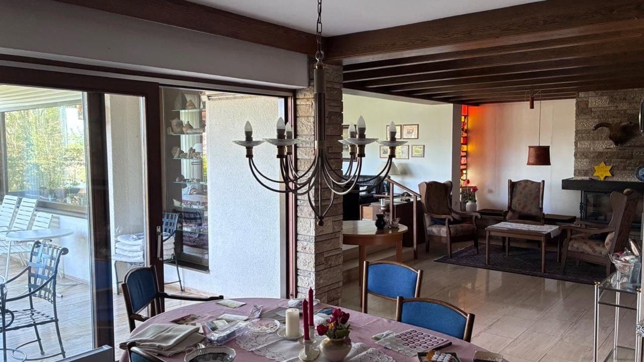 Prodej domu 298 m², pozemek 1.157 m², Zapfendorf, Bavorsko Prodej domu 298 m², pozemek 1.157 m², Zapfendorf, Bavorsko