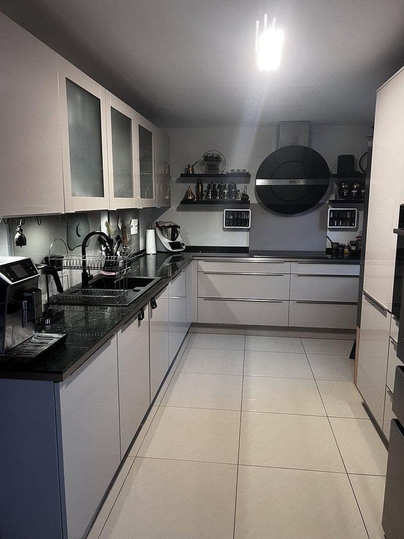 Prodej domu 220 m², pozemek 560 m², Dorfstraße 119, Tangstedt, Šlesvicko-Holštýnsko Prodej domu 220 m², pozemek 560 m², Dorfstraße 119, Tangstedt, Šlesvicko-Holštýnsko