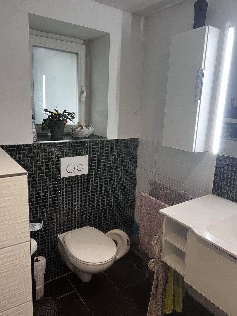 Prodej domu 220 m², pozemek 560 m², Dorfstraße 119, Tangstedt, Šlesvicko-Holštýnsko Prodej domu 220 m², pozemek 560 m², Dorfstraße 119, Tangstedt, Šlesvicko-Holštýnsko