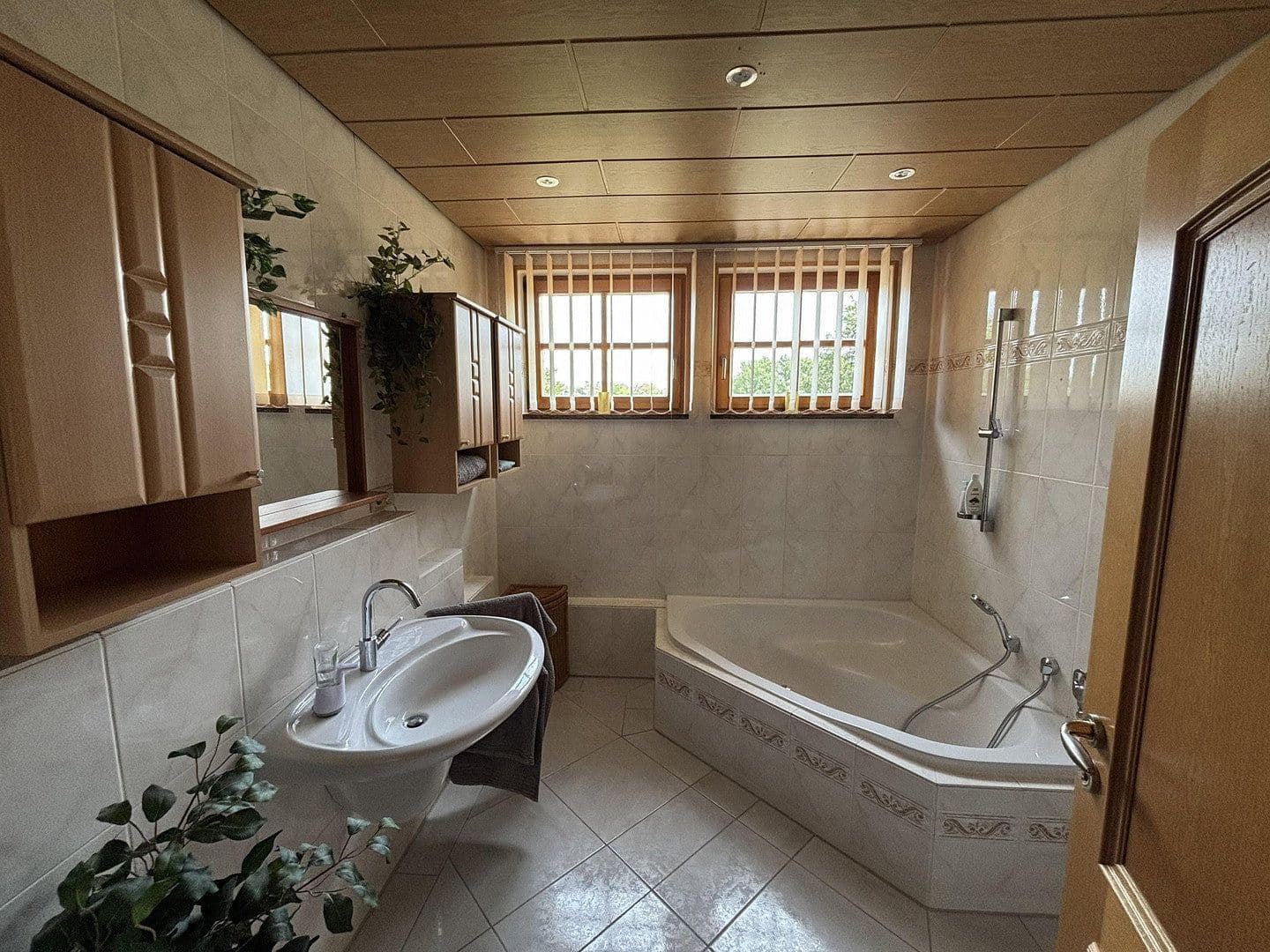 Prodej domu 235 m², pozemek 504 m², Neunkirchen-Seelscheid, Severní Porýní-Vestfálsko Prodej domu 235 m², pozemek 504 m², Neunkirchen-Seelscheid, Severní Porýní-Vestfálsko