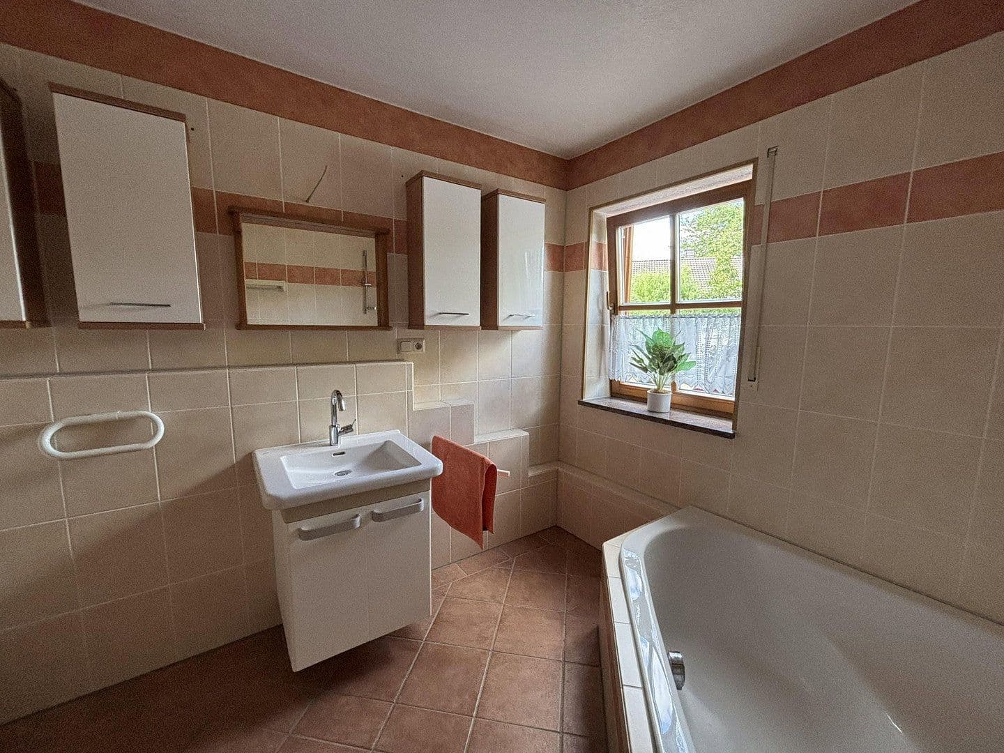 Prodej domu 235 m², pozemek 504 m², Neunkirchen-Seelscheid, Severní Porýní-Vestfálsko Prodej domu 235 m², pozemek 504 m², Neunkirchen-Seelscheid, Severní Porýní-Vestfálsko