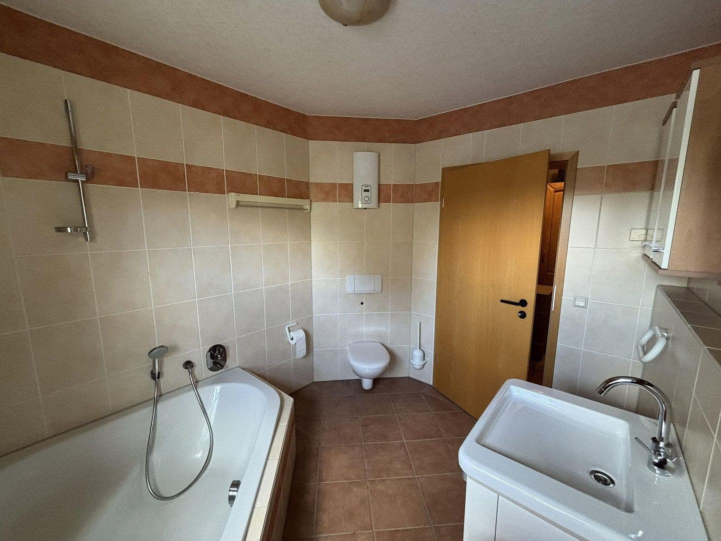 Prodej domu 235 m², pozemek 504 m², Neunkirchen-Seelscheid, Severní Porýní-Vestfálsko Prodej domu 235 m², pozemek 504 m², Neunkirchen-Seelscheid, Severní Porýní-Vestfálsko
