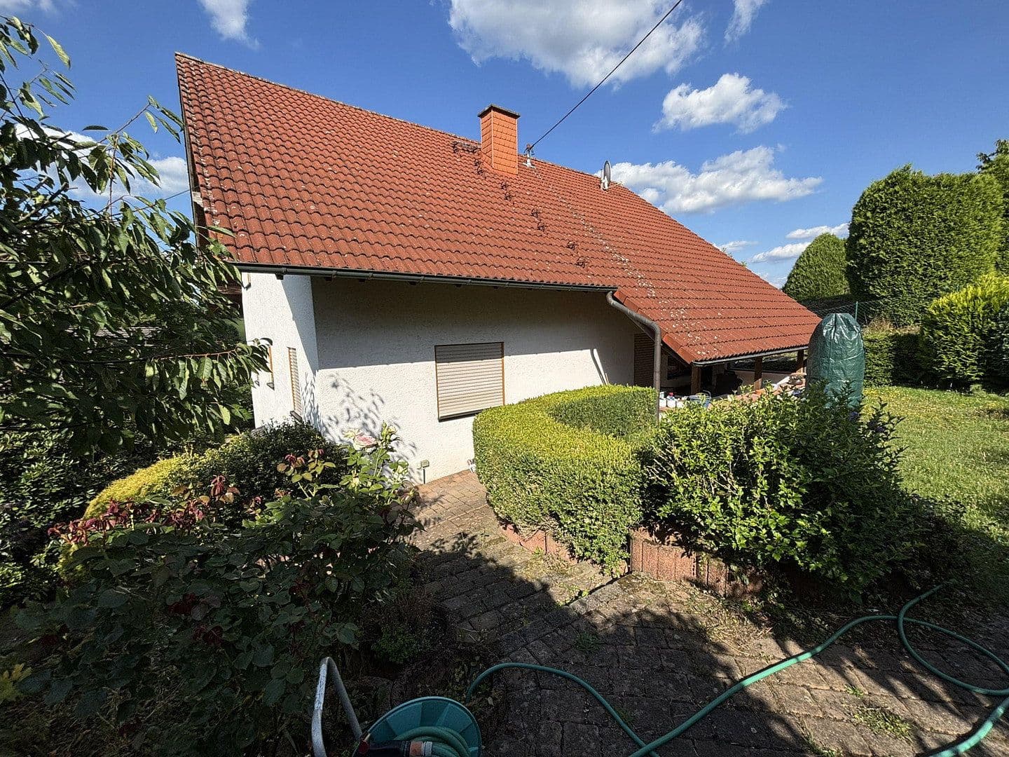 Prodej domu 235 m², pozemek 504 m², Neunkirchen-Seelscheid, Severní Porýní-Vestfálsko Prodej domu 235 m², pozemek 504 m², Neunkirchen-Seelscheid, Severní Porýní-Vestfálsko