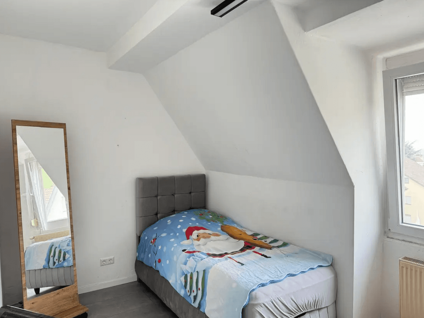 Pronájem bytu 3+1 66 m², Halbergstr. 18, Esslingen am Neckar, Bádensko-Württembersko Pronájem bytu 3+1 66 m², Halbergstr. 18, Esslingen am Neckar, Bádensko-Württembersko