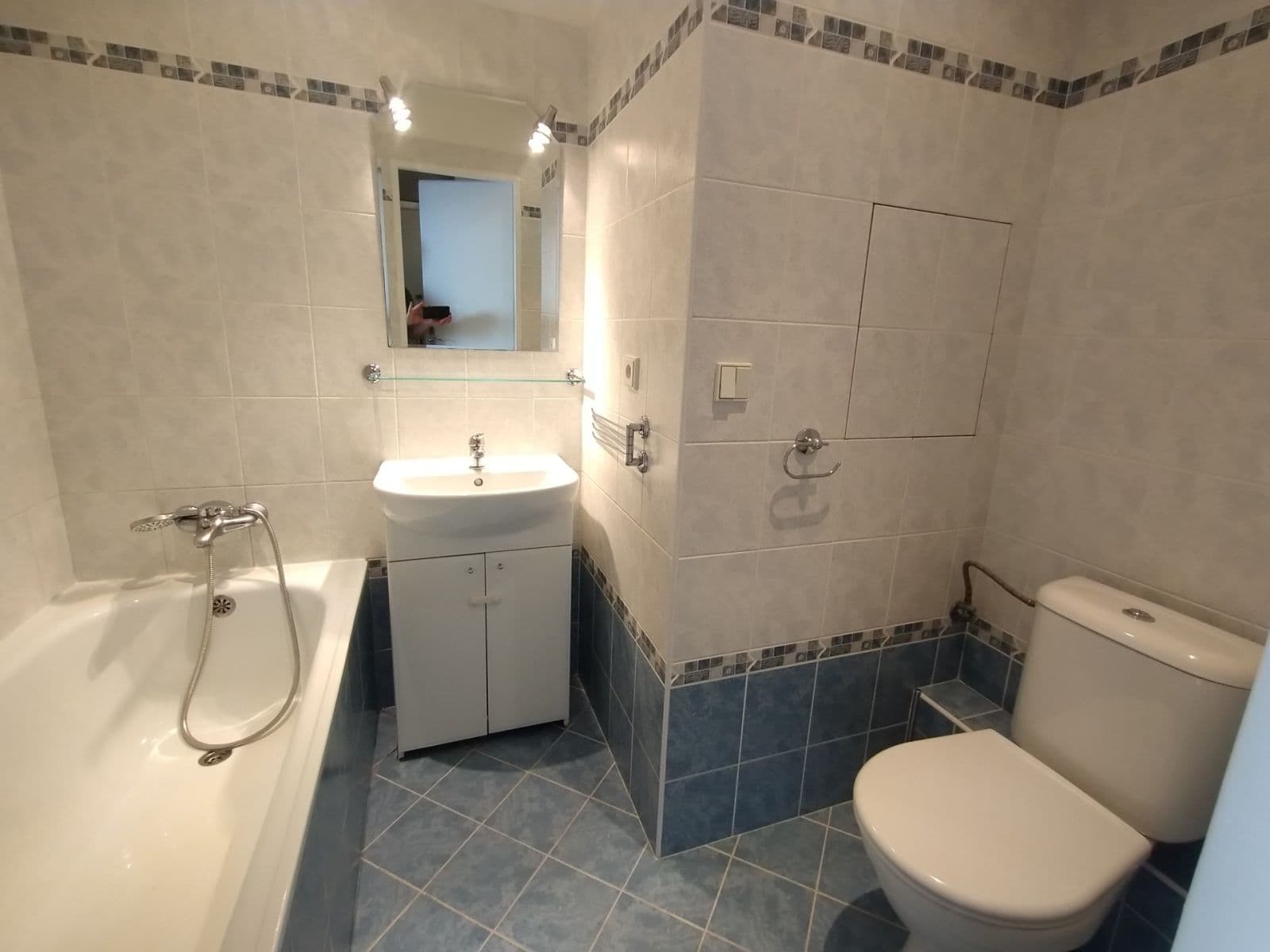 Prodej bytu 2+kk 42 m², Kostřínská, Praha, Praha Prodej bytu 2+kk 42 m², Kostřínská, Praha, Praha