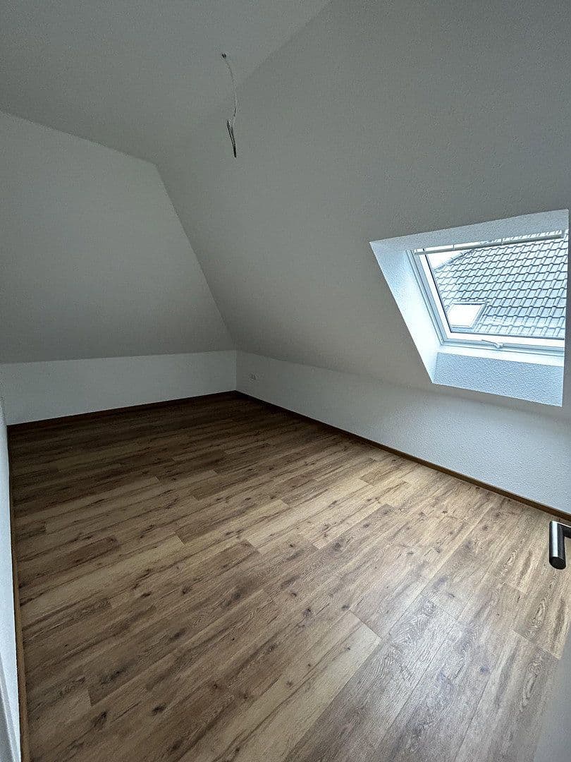Pronájem domu 128 m², pozemek 330 m², II.Hüllenweg 20 a, Barßel, Dolní Sasko Pronájem domu 128 m², pozemek 330 m², II.Hüllenweg 20 a, Barßel, Dolní Sasko