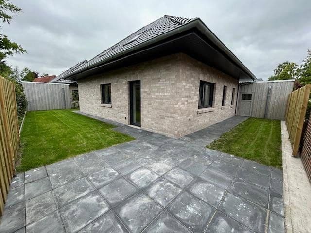 Pronájem domu 128 m², pozemek 330 m², II.Hüllenweg 20 a, Barßel, Dolní Sasko Pronájem domu 128 m², pozemek 330 m², II.Hüllenweg 20 a, Barßel, Dolní Sasko