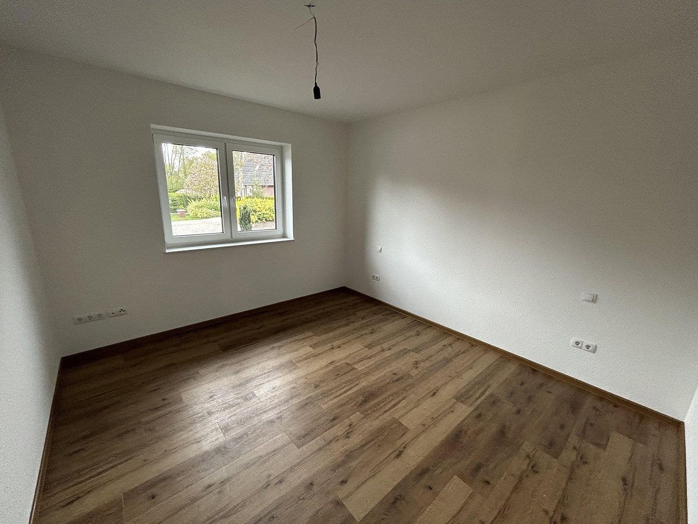 Pronájem domu 128 m², pozemek 330 m², II.Hüllenweg 20 a, Barßel, Dolní Sasko Pronájem domu 128 m², pozemek 330 m², II.Hüllenweg 20 a, Barßel, Dolní Sasko