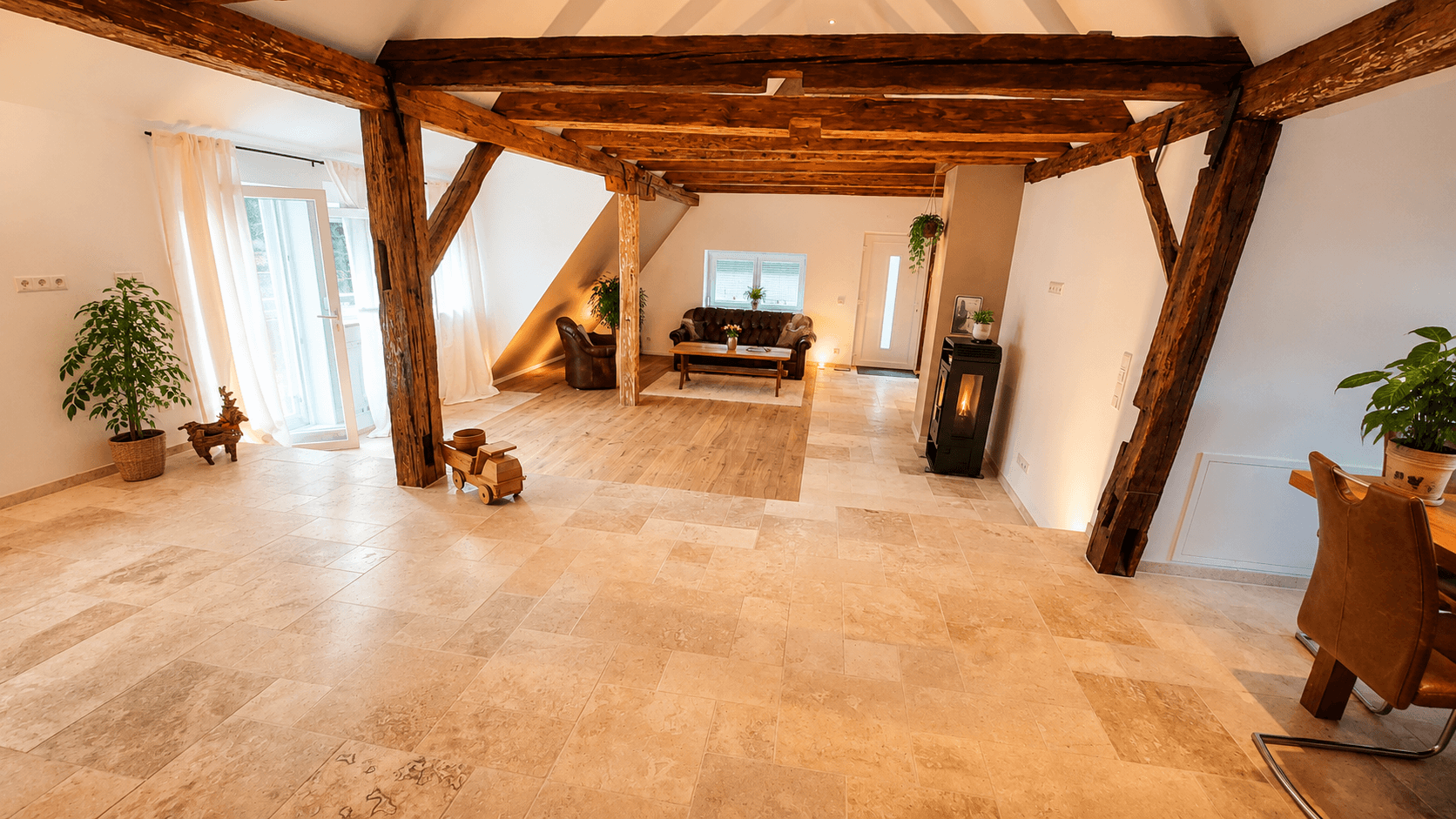 Pronájem bytu 4+1 130 m², Göppingen, Bádensko-Württembersko Pronájem bytu 4+1 130 m², Göppingen, Bádensko-Württembersko
