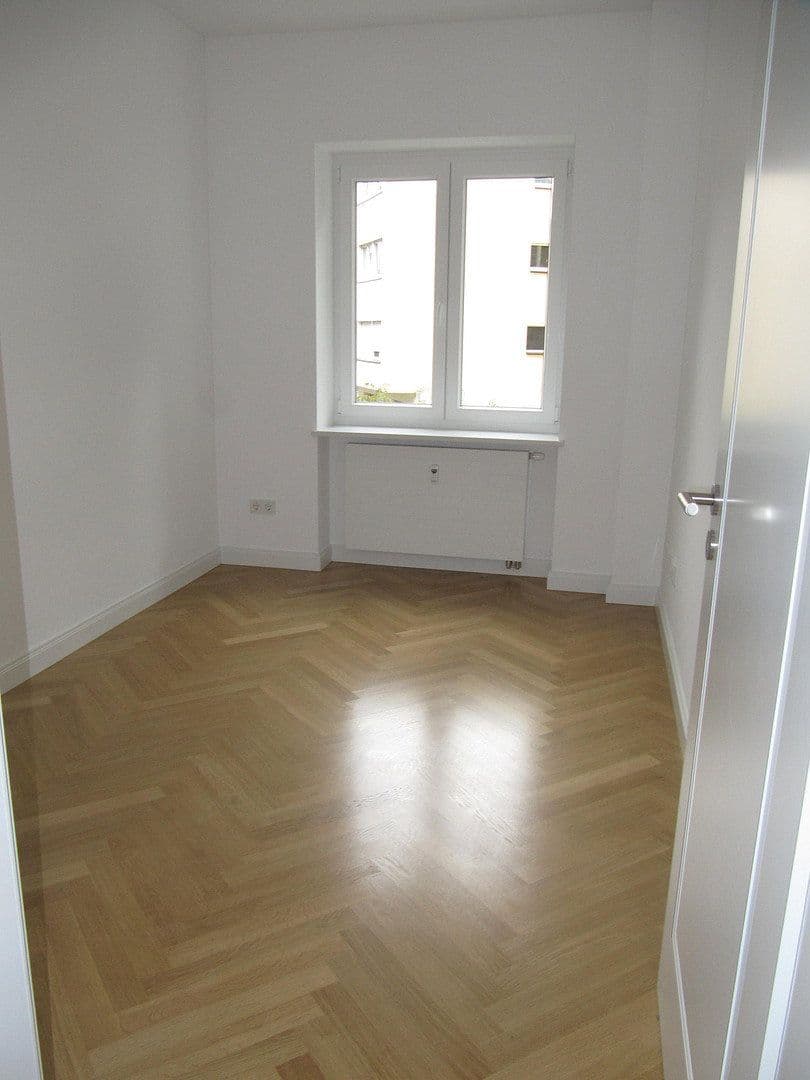 Pronájem bytu 3+1 75 m², Schwarzwaldstr. 4, Mannheim OT Lindenhof, Bádensko-Württembersko Pronájem bytu 3+1 75 m², Schwarzwaldstr. 4, Mannheim OT Lindenhof, Bádensko-Württembersko