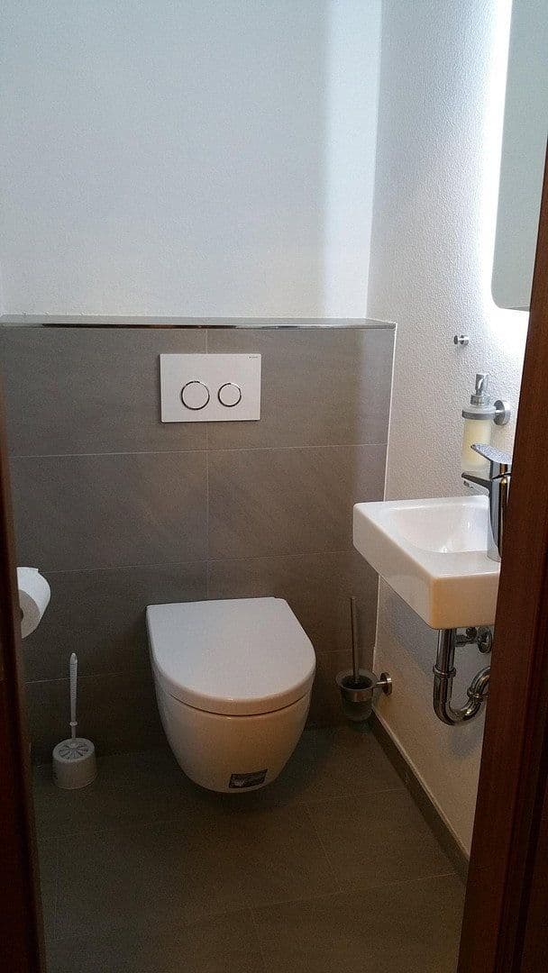 Pronájem bytu 3+1 87 m², Schmitzstr. 5, Mannheim, Bádensko-Württembersko Pronájem bytu 3+1 87 m², Schmitzstr. 5, Mannheim, Bádensko-Württembersko