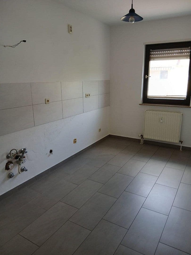 Pronájem bytu 3+1 87 m², Schmitzstr. 5, Mannheim, Bádensko-Württembersko Pronájem bytu 3+1 87 m², Schmitzstr. 5, Mannheim, Bádensko-Württembersko
