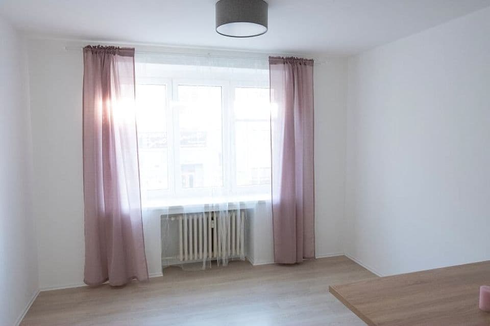Prodej bytu 1+kk 29 m², Dvorecké náměstí, Praha, Praha Prodej bytu 1+kk 29 m², Dvorecké náměstí, Praha, Praha