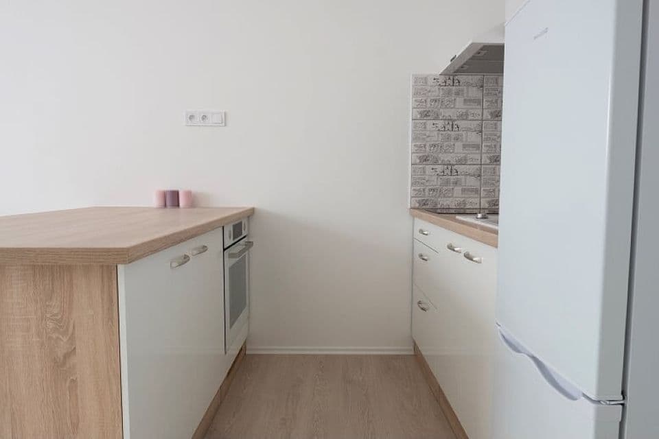 Prodej bytu 1+kk 29 m², Dvorecké náměstí, Praha, Praha Prodej bytu 1+kk 29 m², Dvorecké náměstí, Praha, Praha