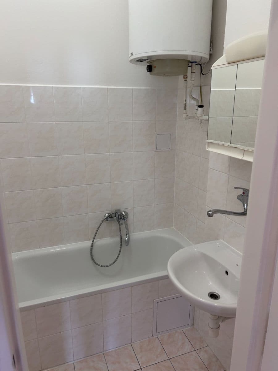 Pronájem bytu 2+kk 44 m², Dačického, Praha, Praha Pronájem bytu 2+kk 44 m², Dačického, Praha, Praha