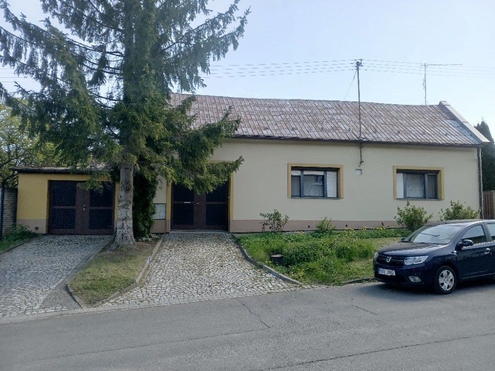 Prodej domu 180 m², pozemek 1.112 m², Rataje, Zlínský kraj Prodej domu 180 m², pozemek 1.112 m², Rataje, Zlínský kraj