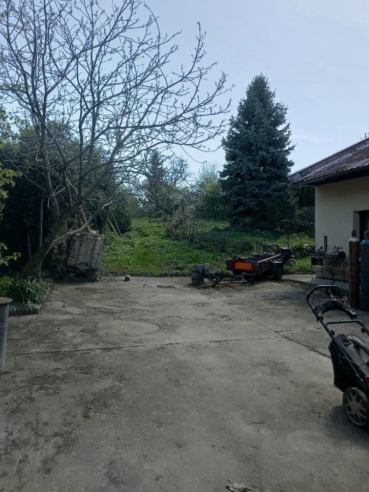 Prodej domu 180 m², pozemek 1.112 m², Rataje, Zlínský kraj Prodej domu 180 m², pozemek 1.112 m², Rataje, Zlínský kraj