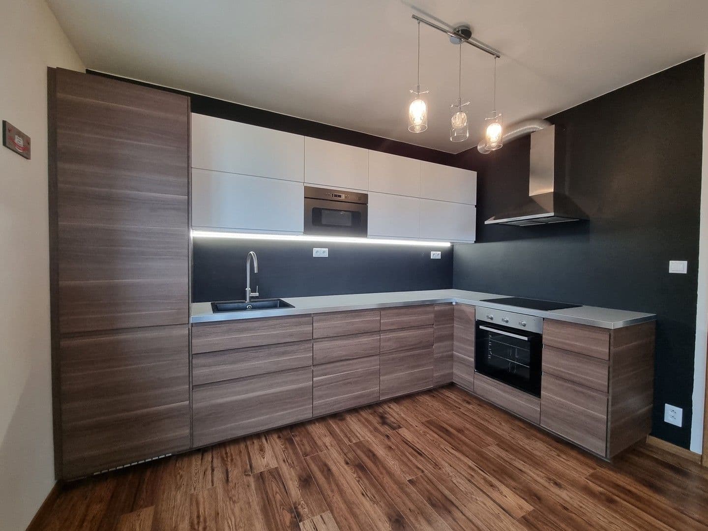 Pronájem bytu 3+kk 54 m², V Honech, Klecany, Středočeský kraj Pronájem bytu 3+kk 54 m², V Honech, Klecany, Středočeský kraj