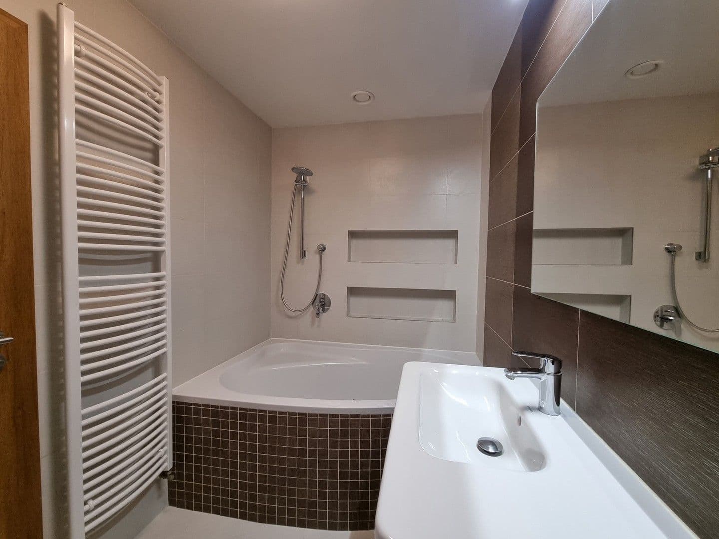 Pronájem bytu 3+kk 54 m², V Honech, Klecany, Středočeský kraj Pronájem bytu 3+kk 54 m², V Honech, Klecany, Středočeský kraj