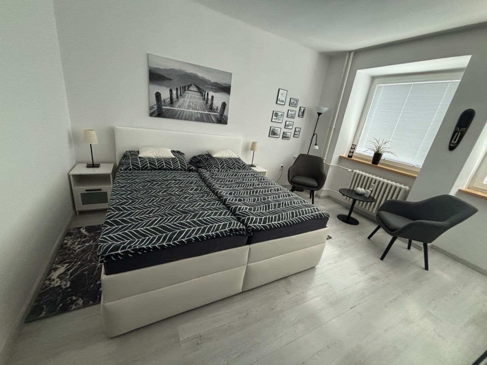 Pronájem bytu 1+1 35 m², Špitálska, Bratislava - mestská časť Staré Mesto, Bratislavský kraj Pronájem bytu 1+1 35 m², Špitálska, Bratislava - mestská časť Staré Mesto, Bratislavský kraj