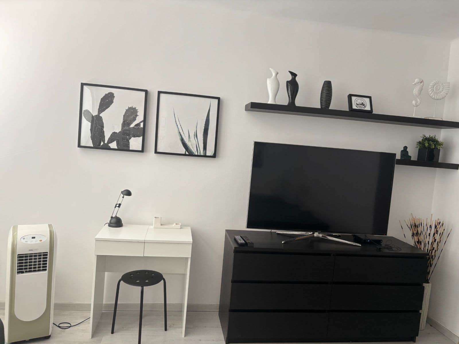 Pronájem bytu 1+1 35 m², Špitálska, Bratislava - mestská časť Staré Mesto, Bratislavský kraj Pronájem bytu 1+1 35 m², Špitálska, Bratislava - mestská časť Staré Mesto, Bratislavský kraj
