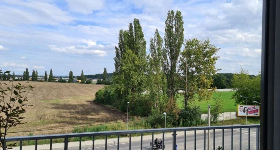 Pronájem bytu 1+kk 35 m², Velvarská, Horoměřice, Středočeský kraj Pronájem bytu 1+kk 35 m², Velvarská, Horoměřice, Středočeský kraj
