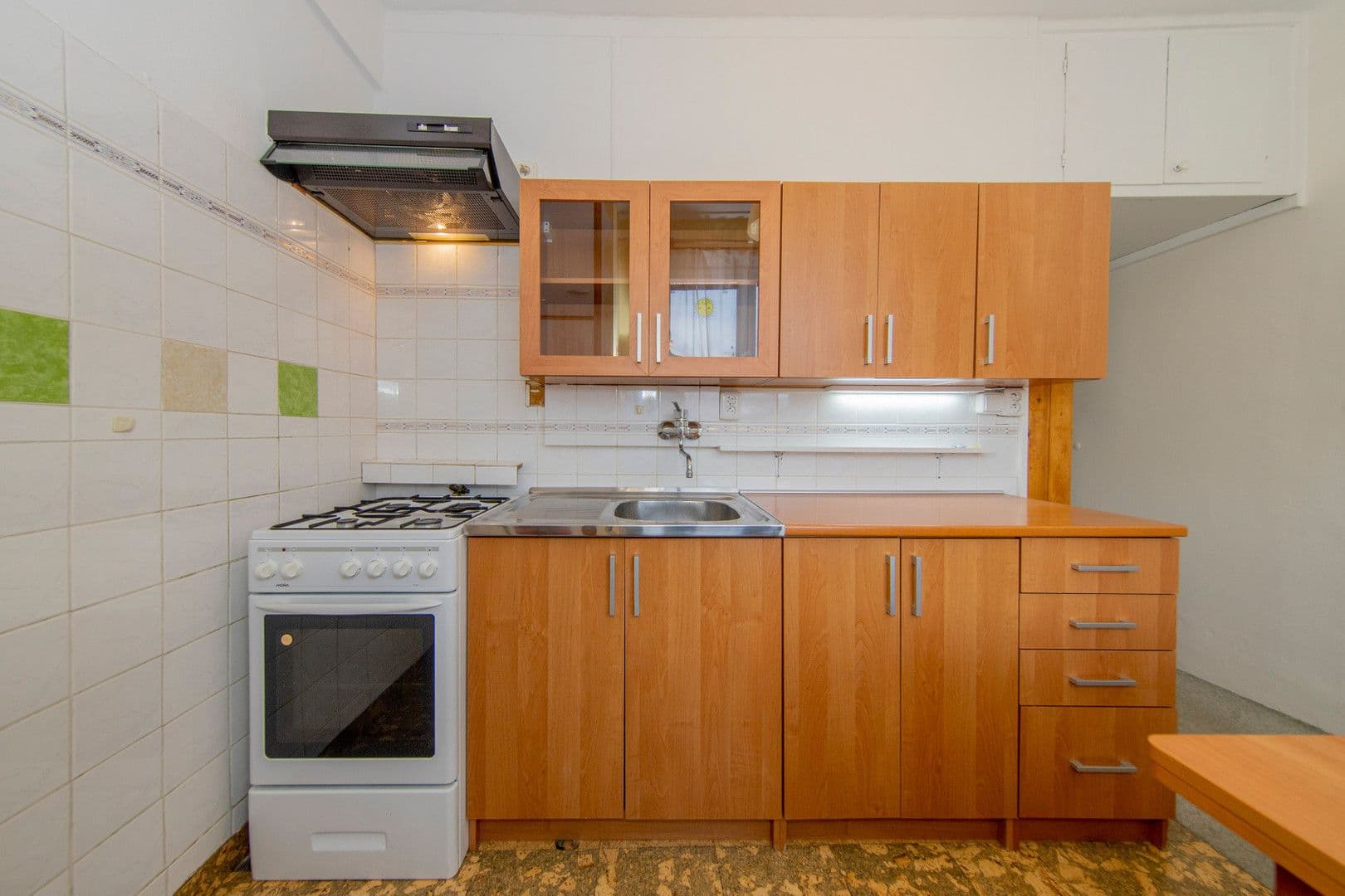 Pronájem bytu 2+1 53 m², Pod Lipami, Praha, Praha Pronájem bytu 2+1 53 m², Pod Lipami, Praha, Praha