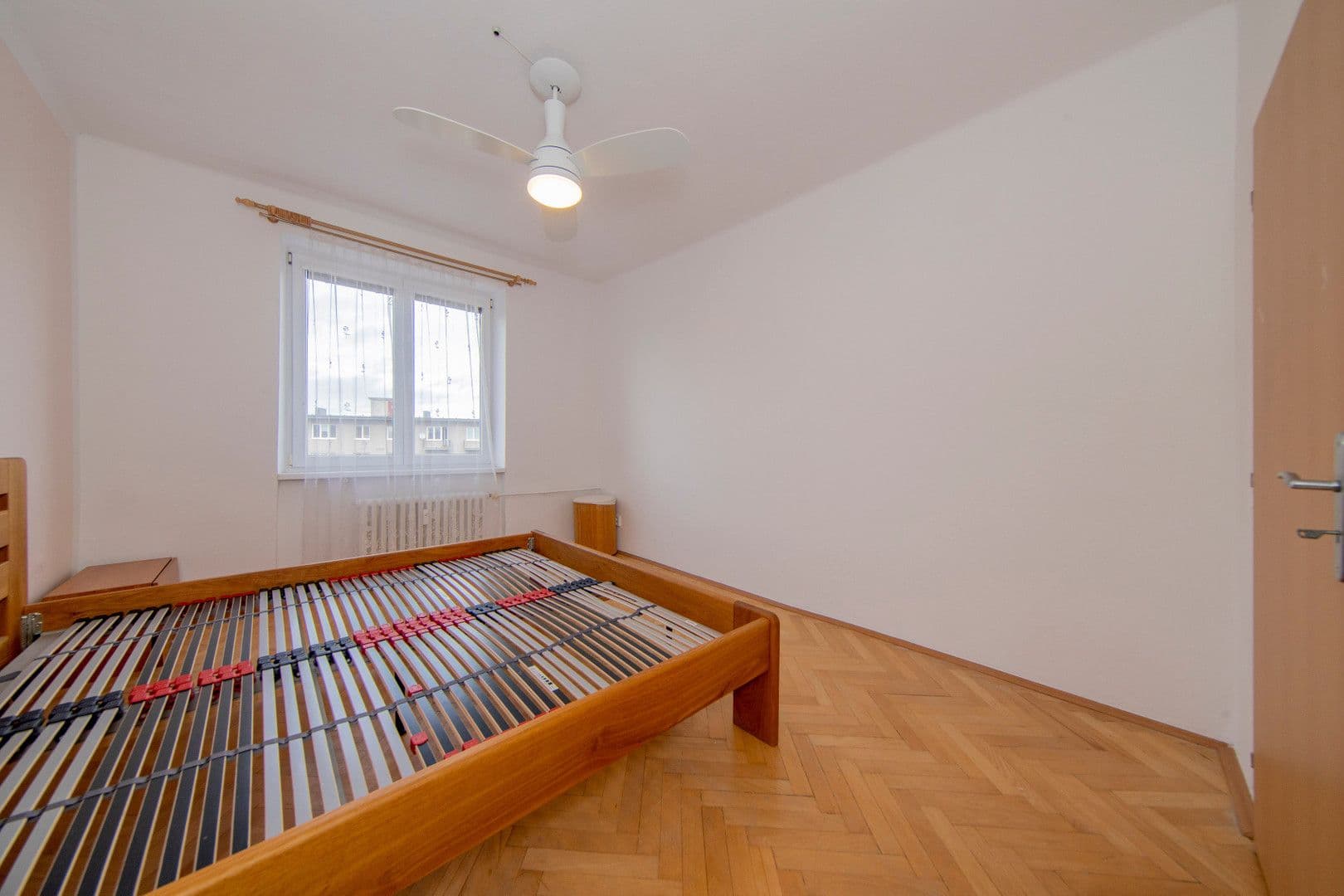 Pronájem bytu 2+1 53 m², Pod Lipami, Praha, Praha Pronájem bytu 2+1 53 m², Pod Lipami, Praha, Praha