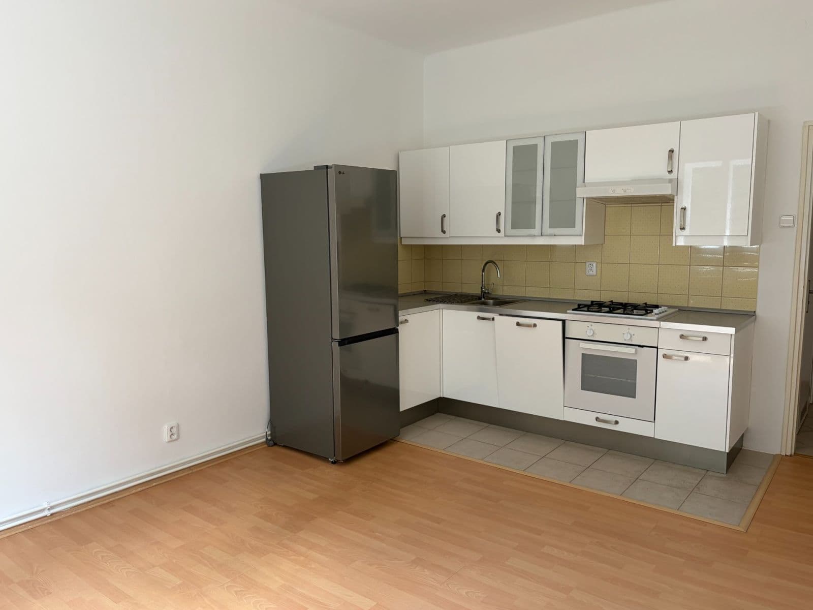 Pronájem bytu 2+kk 44 m², Košická, Praha, Praha Pronájem bytu 2+kk 44 m², Košická, Praha, Praha