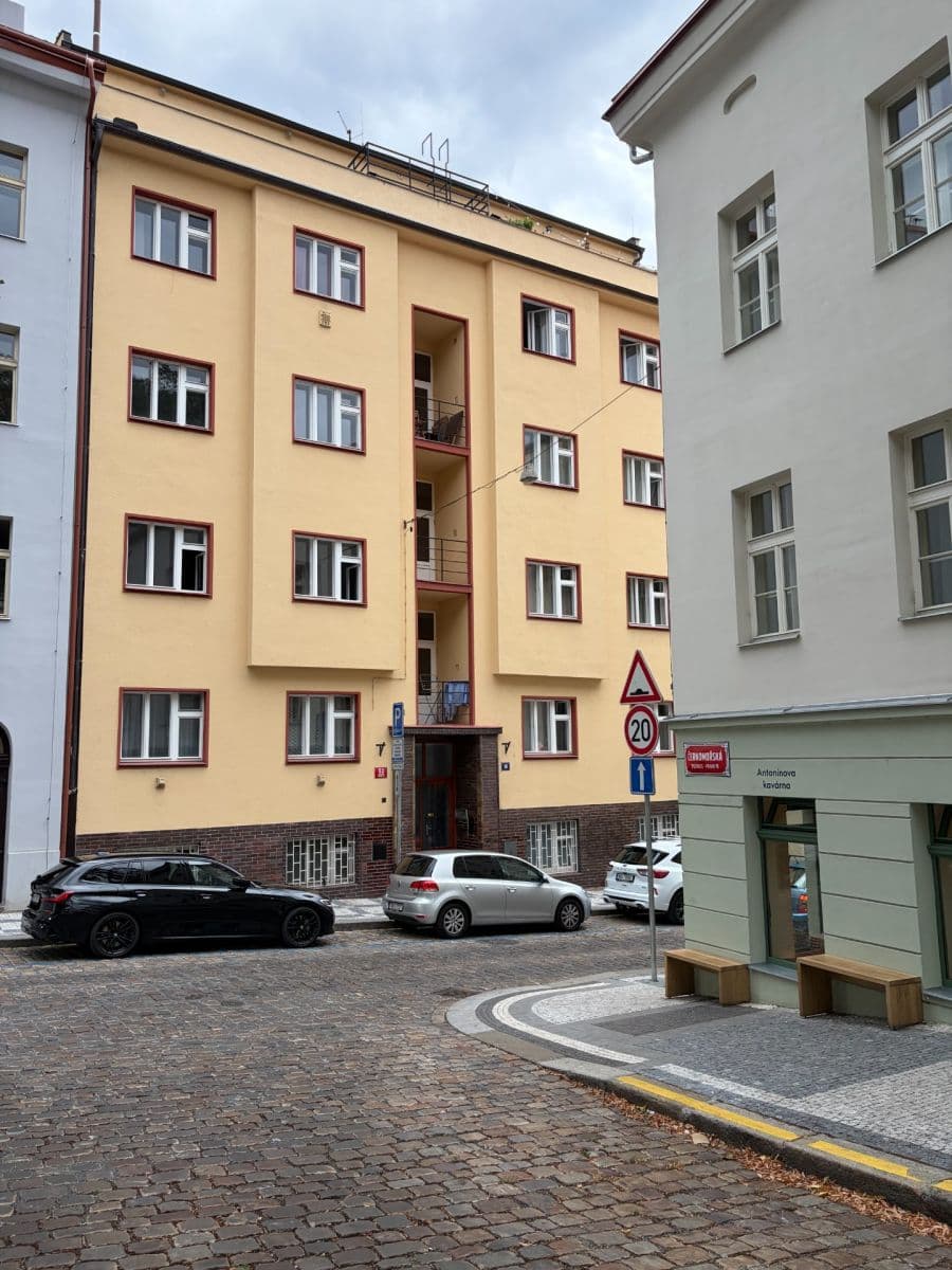 Pronájem bytu 2+kk 44 m², Košická, Praha, Praha Pronájem bytu 2+kk 44 m², Košická, Praha, Praha