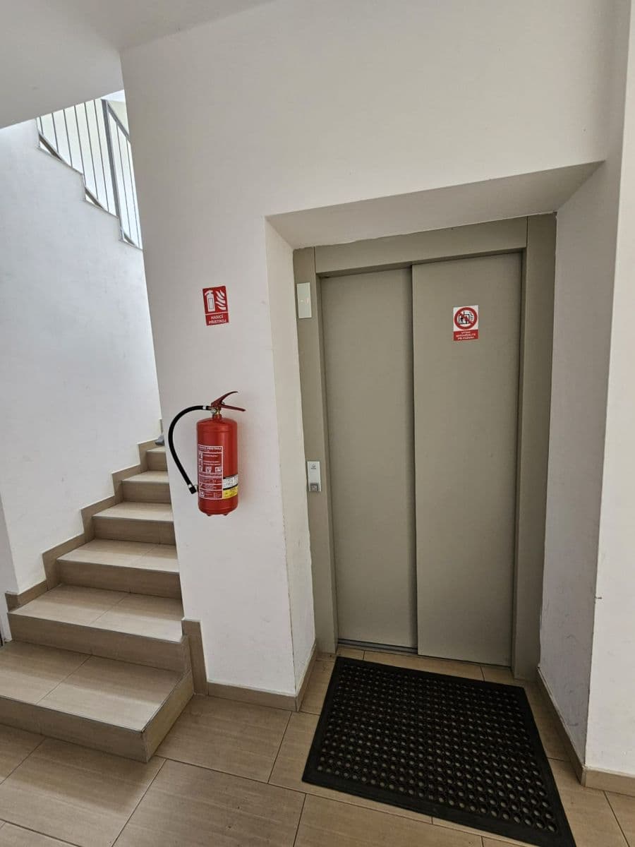 Prodej bytu 3+kk 80 m², Lederova, Roztoky, Středočeský kraj Prodej bytu 3+kk 80 m², Lederova, Roztoky, Středočeský kraj
