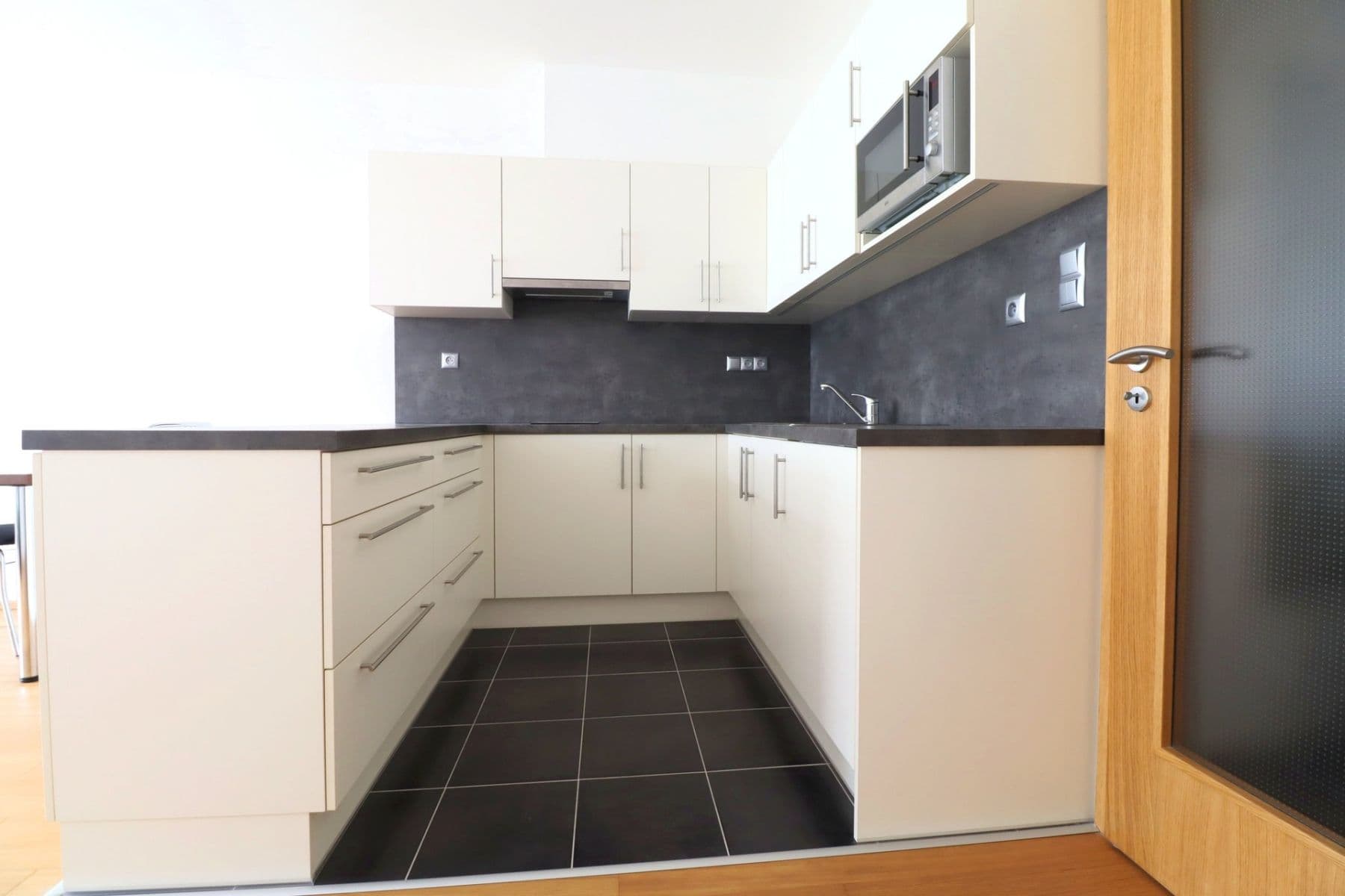 Pronájem bytu 1+kk 37 m², K Beranovu, Praha, Praha Pronájem bytu 1+kk 37 m², K Beranovu, Praha, Praha