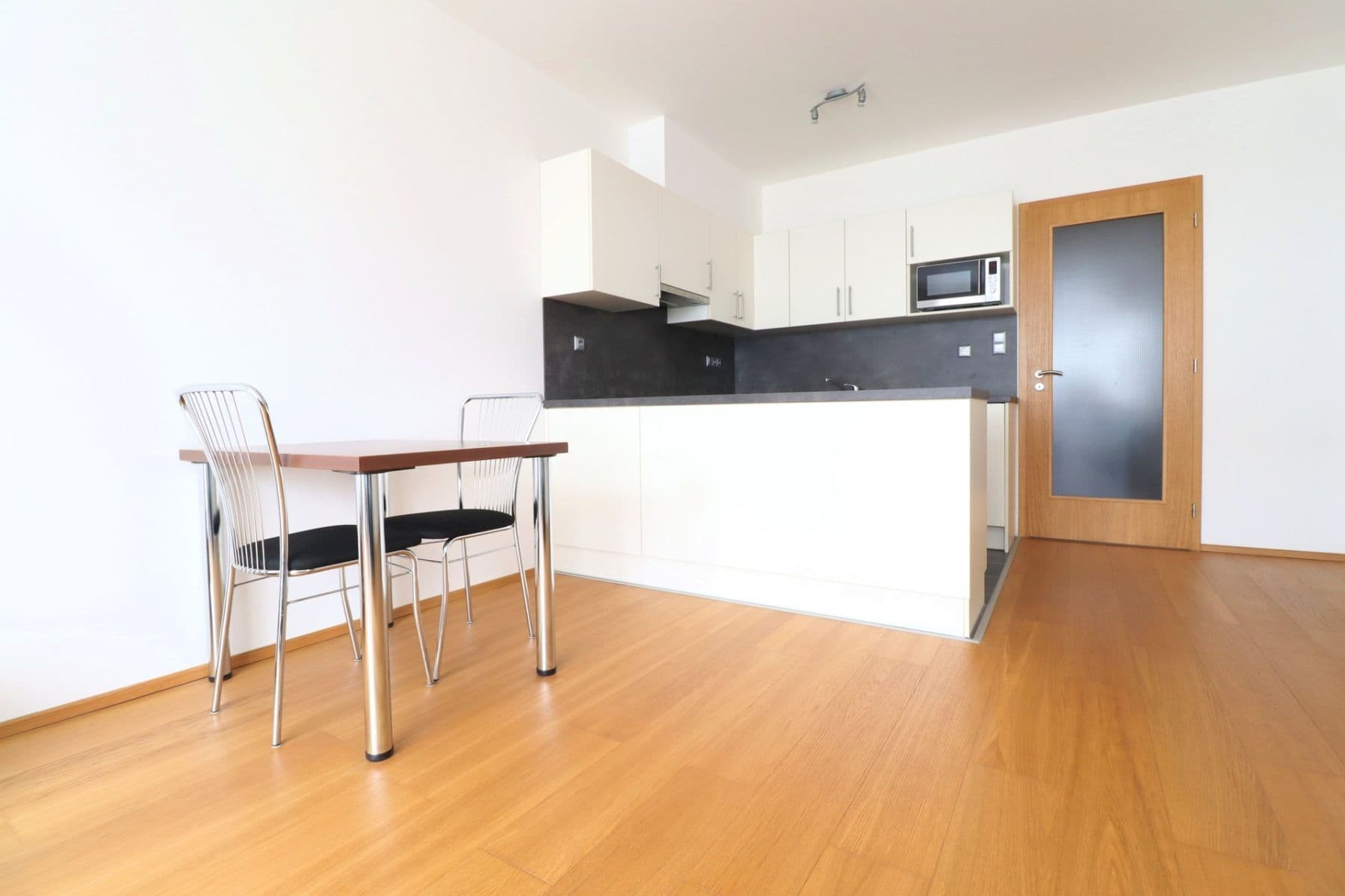 Pronájem bytu 1+kk 37 m², K Beranovu, Praha, Praha Pronájem bytu 1+kk 37 m², K Beranovu, Praha, Praha