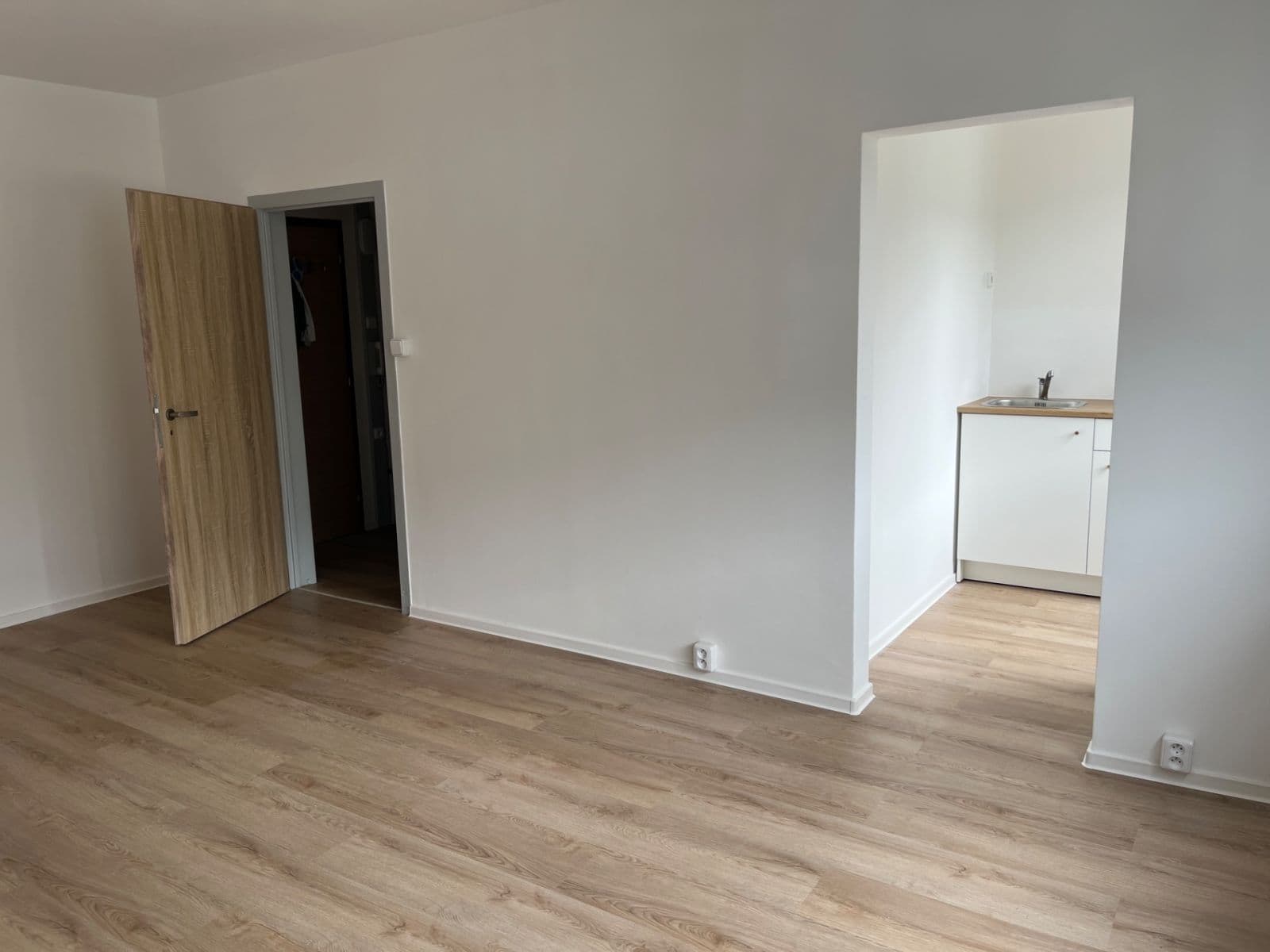 Pronájem bytu 1+kk 29 m², Tesaříkova, Praha, Praha Pronájem bytu 1+kk 29 m², Tesaříkova, Praha, Praha