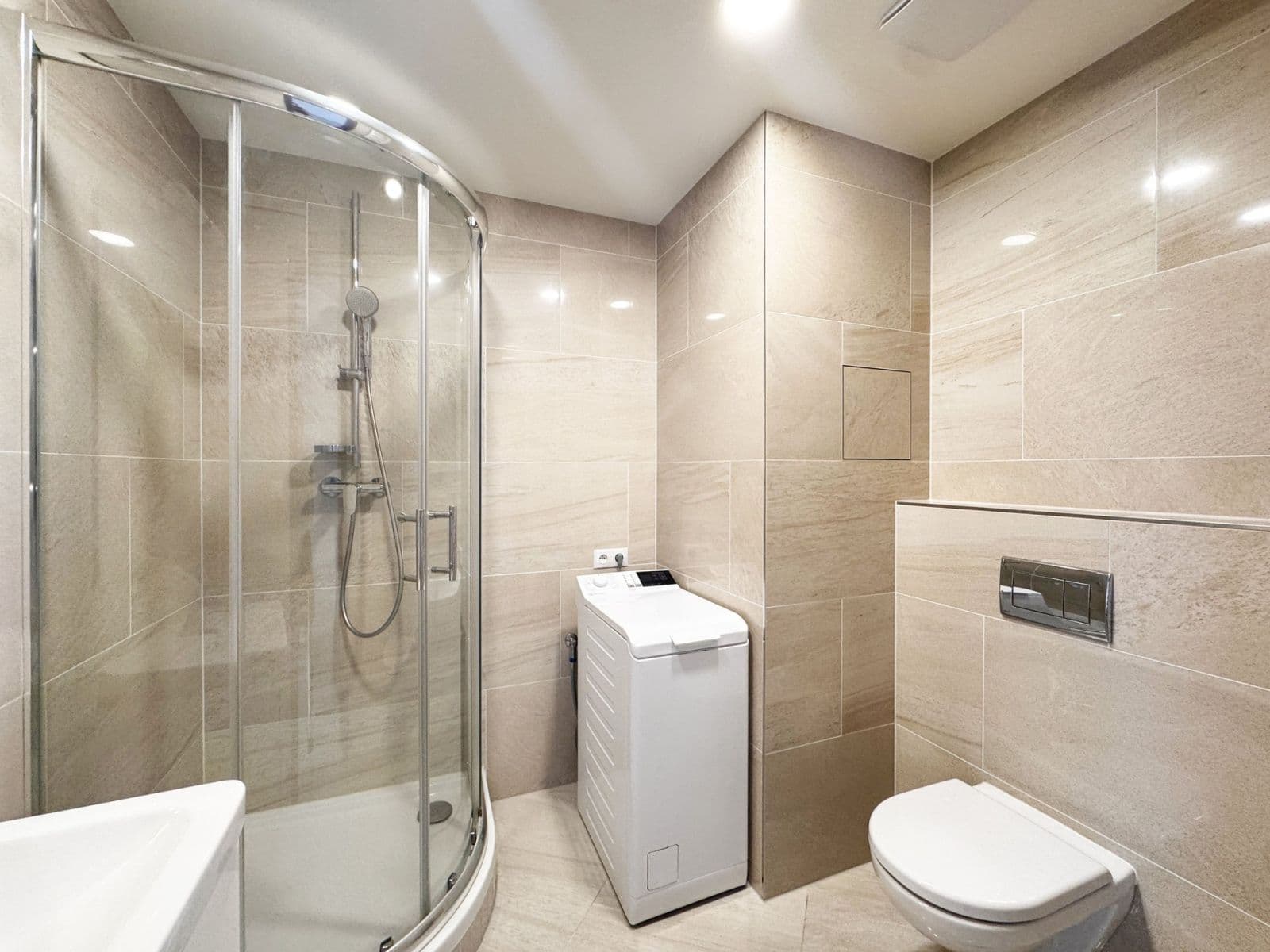 Pronájem bytu 1+kk 31 m², Mantovská, Praha, Praha Pronájem bytu 1+kk 31 m², Mantovská, Praha, Praha