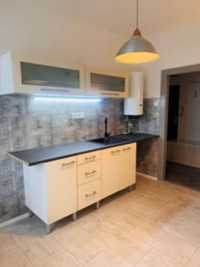 Pronájem bytu 1+1 36 m², Hasičská, Ostrava, Moravskoslezský kraj Pronájem bytu 1+1 36 m², Hasičská, Ostrava, Moravskoslezský kraj